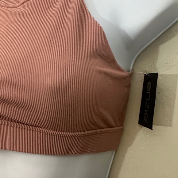 Onzie Women's Athletic Crop Top Shorts Set in Dusty Pink - Picture 2 of 5